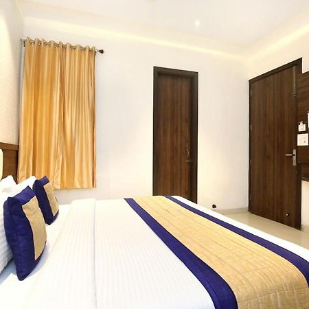 Oyo 11680 Hotel Grand Star Amritsar Exterior photo