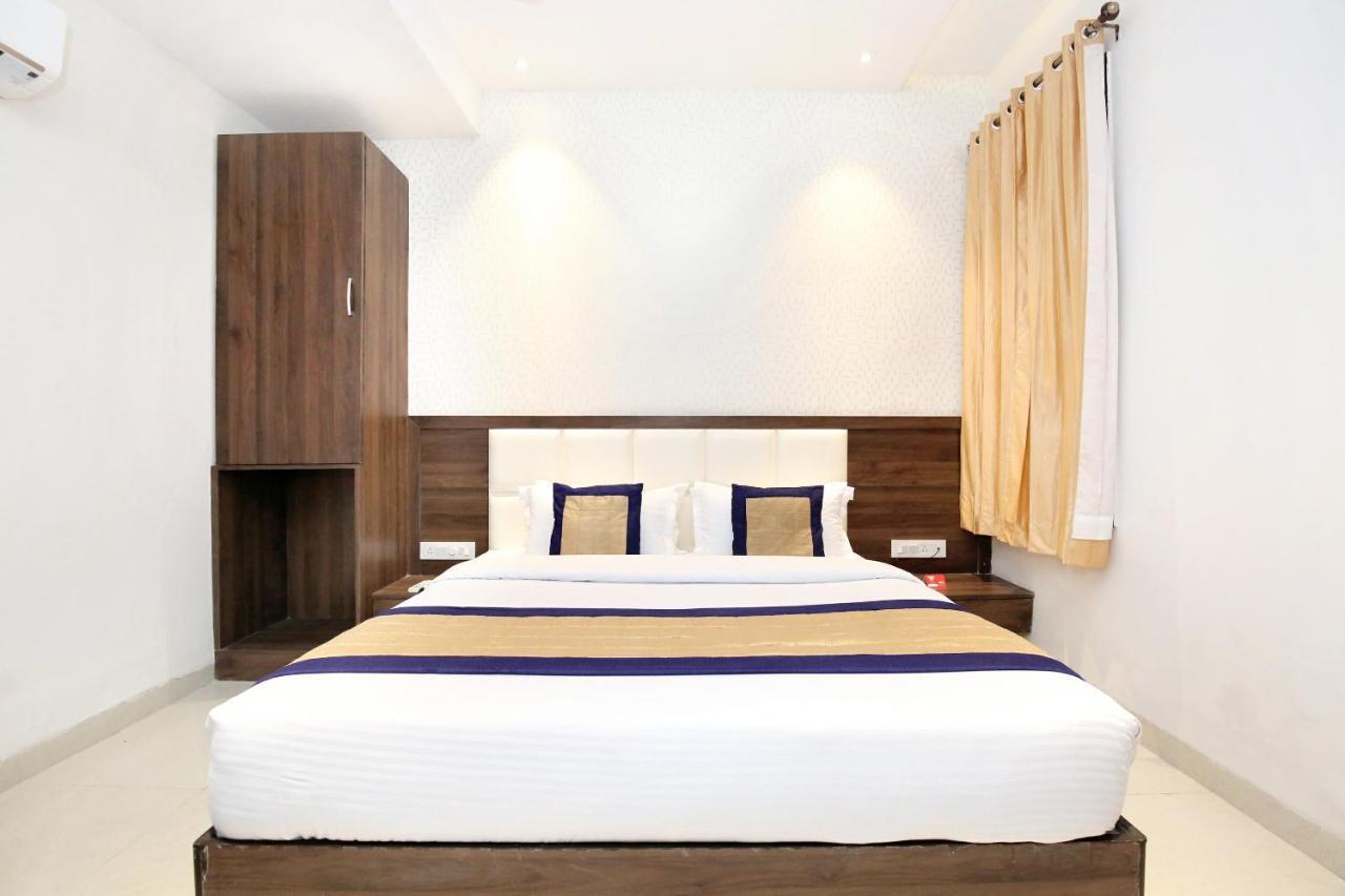 Oyo 11680 Hotel Grand Star Amritsar Exterior photo